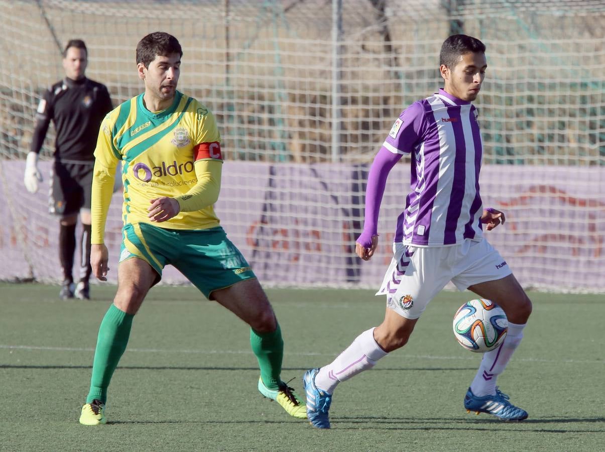 Partido de fútbol entre el Real Valladolid B y el C. D. Tropezón