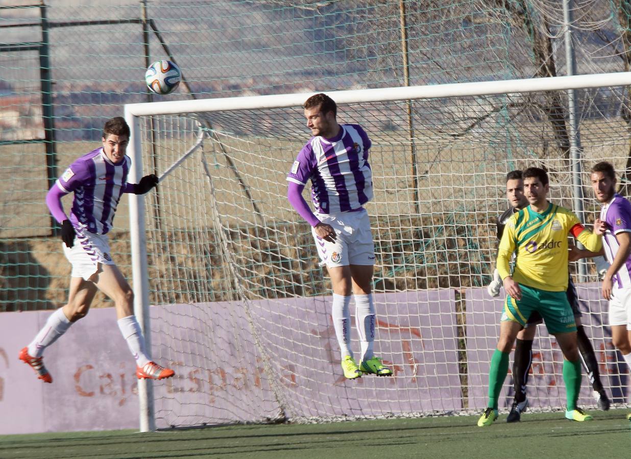 Partido de fútbol entre el Real Valladolid B y el C. D. Tropezón