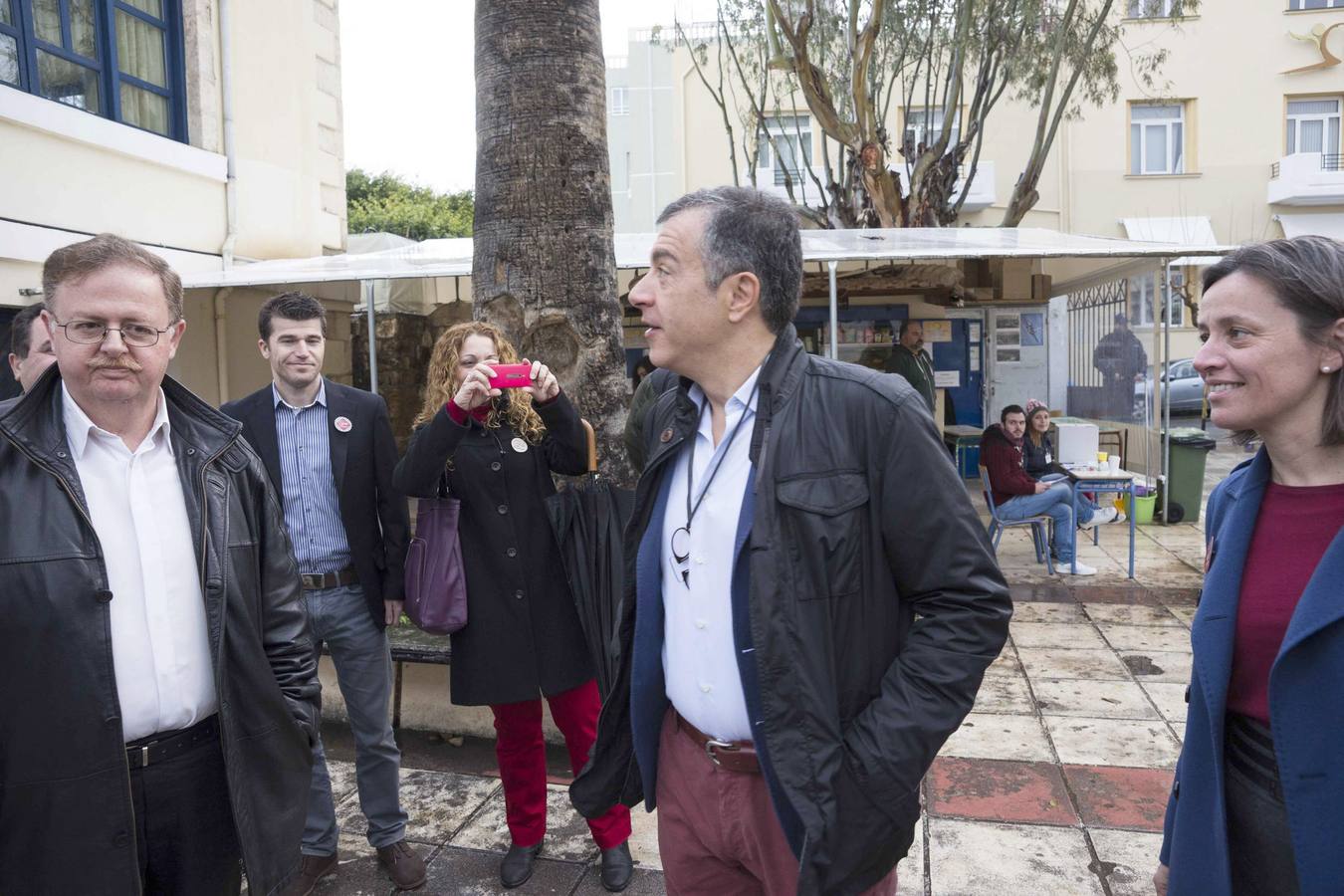 El líder del recientemente fundado partido To Potami, Stavros Theodorakis, vota en Creta.