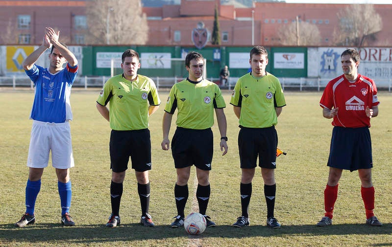 Partido de fútbol entre el Venta de Baños y el Unami Segovia (0-1)