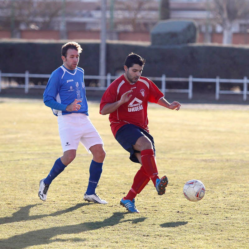 Partido de fútbol entre el Venta de Baños y el Unami Segovia (0-1)