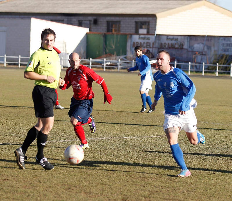 Partido de fútbol entre el Venta de Baños y el Unami Segovia (0-1)