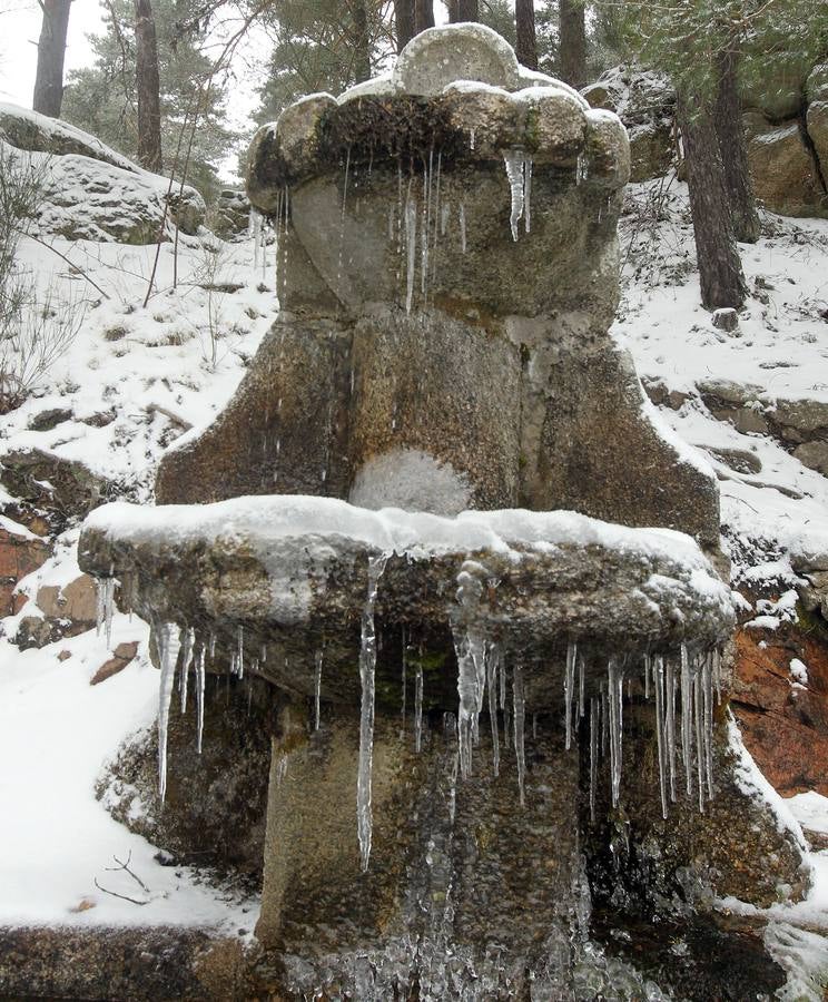 La nieve y el hielo vuelven a hacer acto de presencia en la provincia segoviana