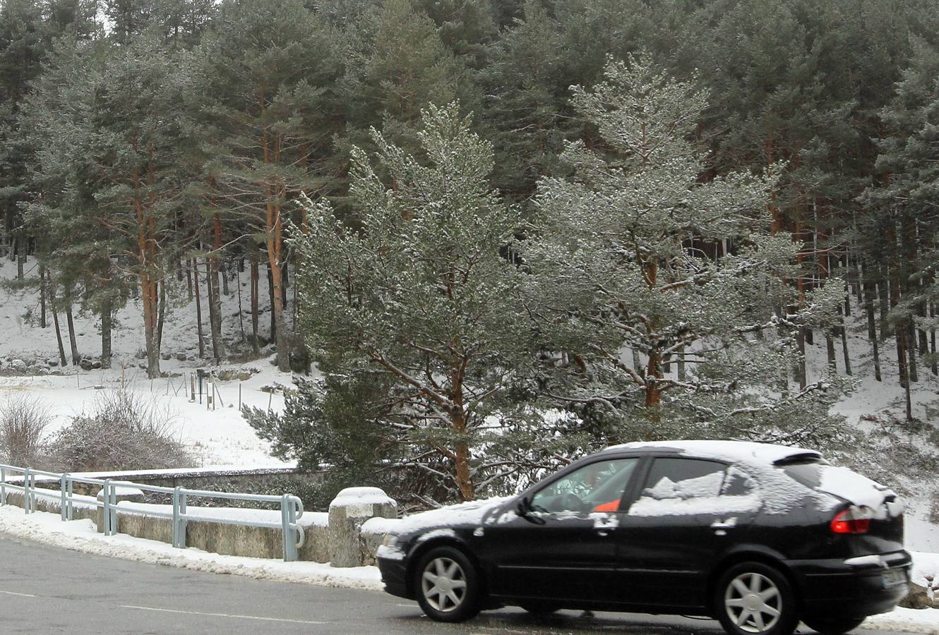 La nieve y el hielo vuelven a hacer acto de presencia en la provincia segoviana