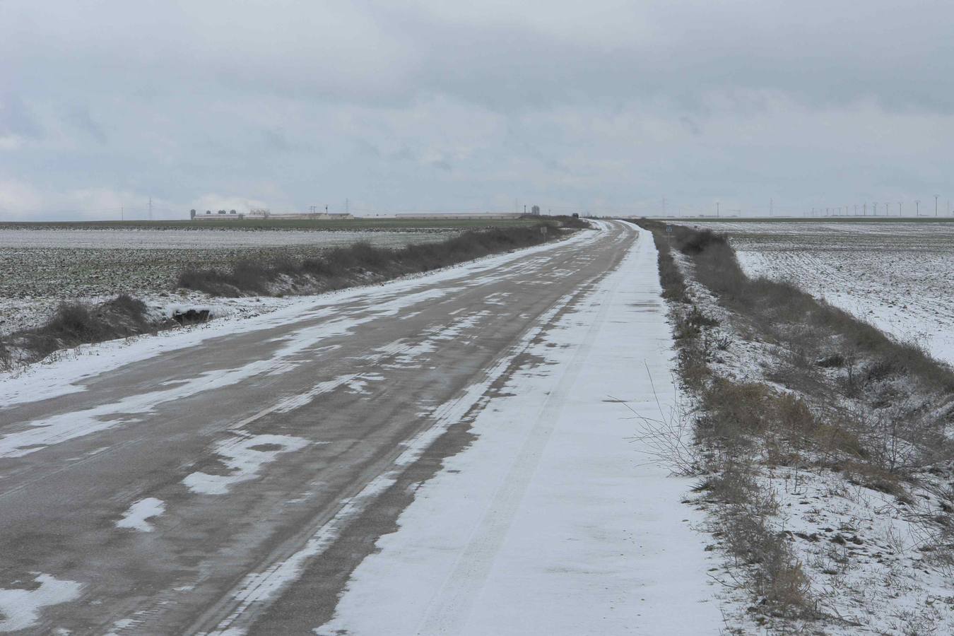 Carretera de Campaspero a Cogeces del Monte.