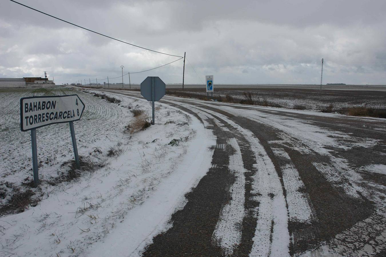 carretera que conduce de Campaspero a Bahabón de Valcorba.