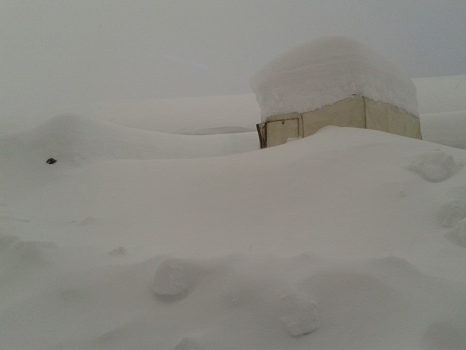 Impresionante nevada en la localidad leonesa de Cofiñal