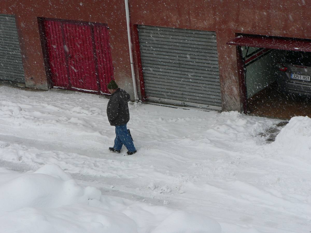 Guardo y Velilla del Río Carrión (Palencia) siguen cubiertos por la nieve