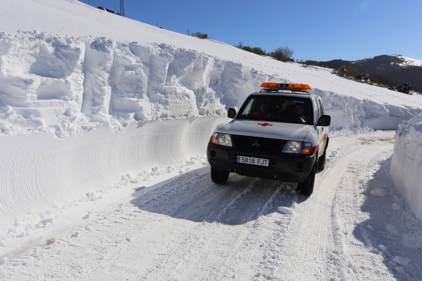 Carretera de Brañosera a Salcedillo.