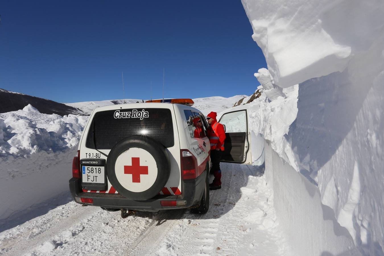 Carretera de Brañosera a Salcedillo.