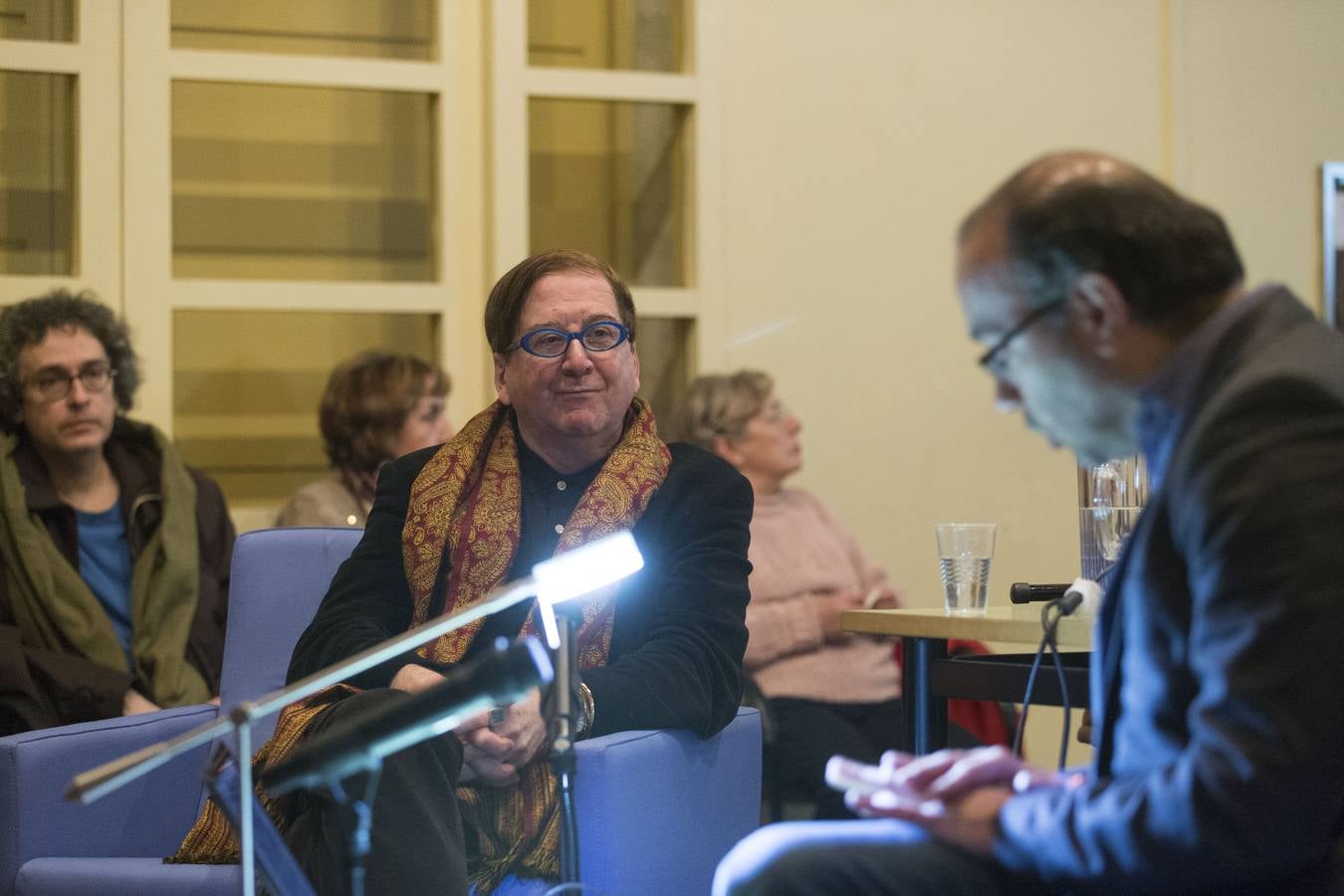 Luis Antonio de Villena en el ciclo de conferencias &#039;Bibliotecas de escritores&#039;