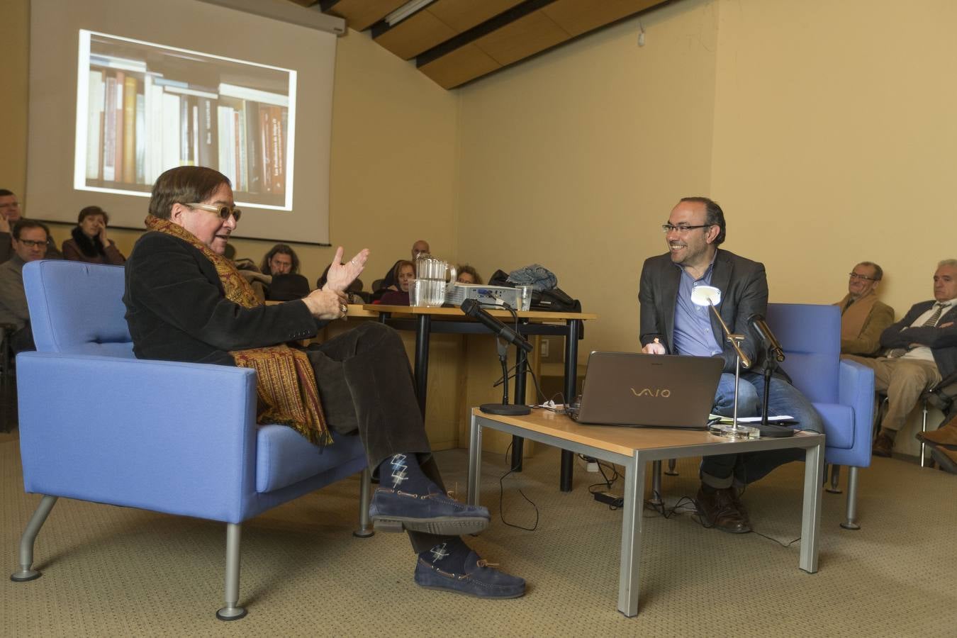 Luis Antonio de Villena en el ciclo de conferencias &#039;Bibliotecas de escritores&#039;