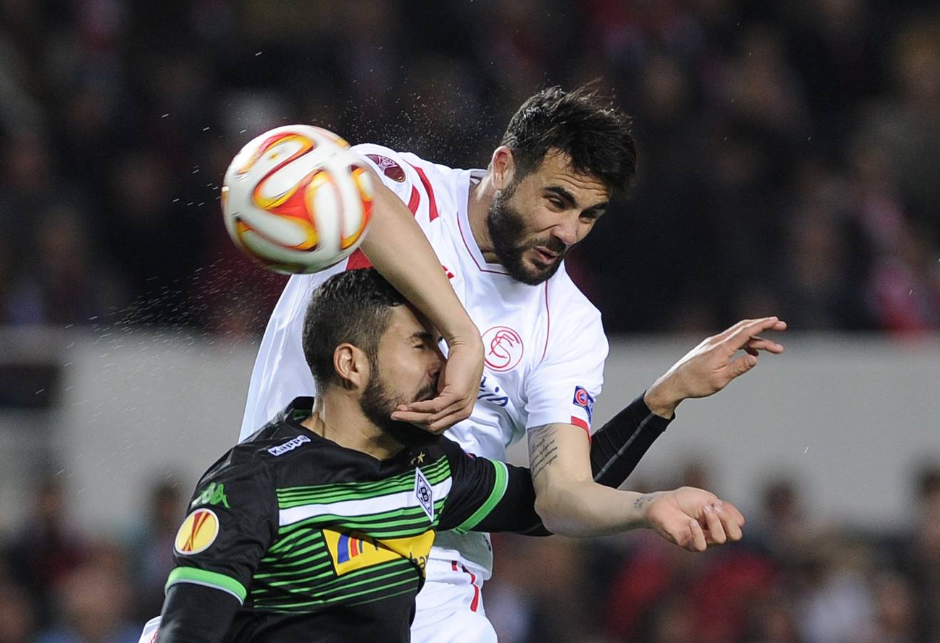 El campeón Sevilla sufre para ganar al Moenchengladbach