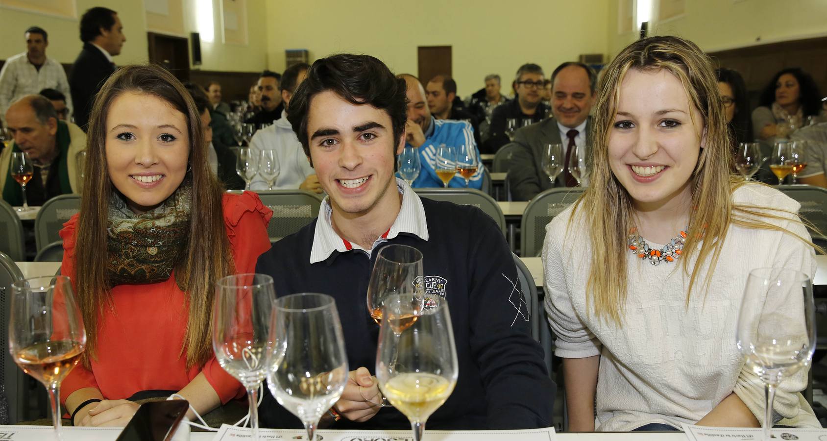 Ana Fabián, Rodrigo Garcinuño y Celia Sáinz, alumnos de la Universidad Católica de Ávila (UCAV).