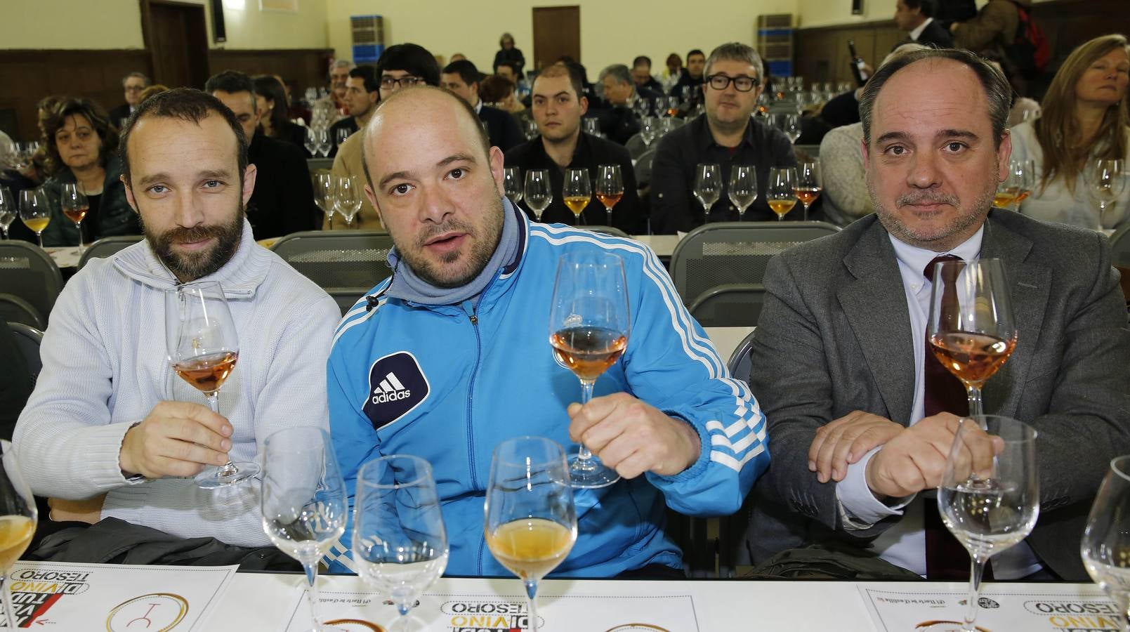 Victor Gómez, presidente de los hosteleros de Ávila, Pedro González, de Sumilleres de Ávila, y Gonzalo Sunico, gerente del Lienzo Norte.