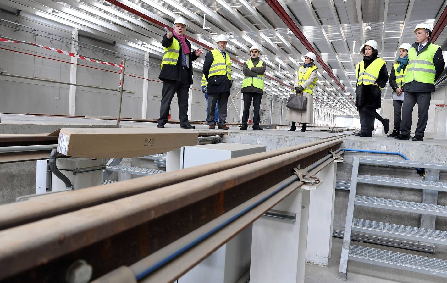 León de la Riva visita los nuevos talleres de Renfe en Valladolid