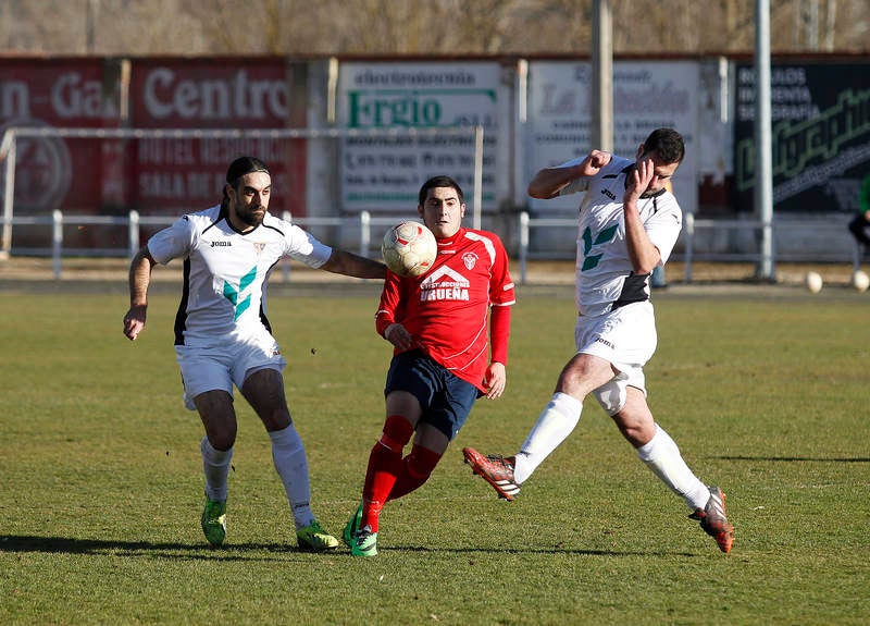 Partido de fútbol entre el Venta de Baños y el Racing Lermeño (1-1)