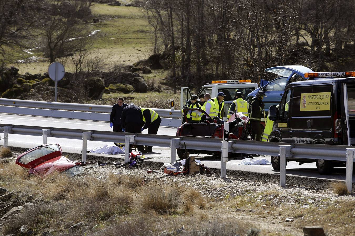 Cinco fallecidos en el choque frontal de dos vehículos en El Tiemblo (Ávila)