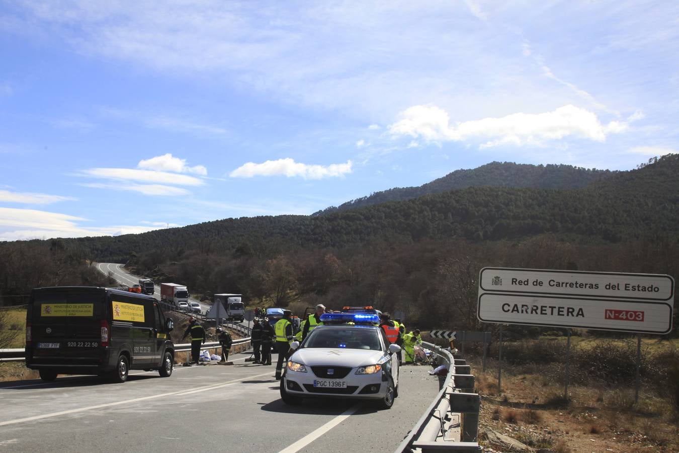 Cinco fallecidos en el choque frontal de dos vehículos en El Tiemblo (Ávila)