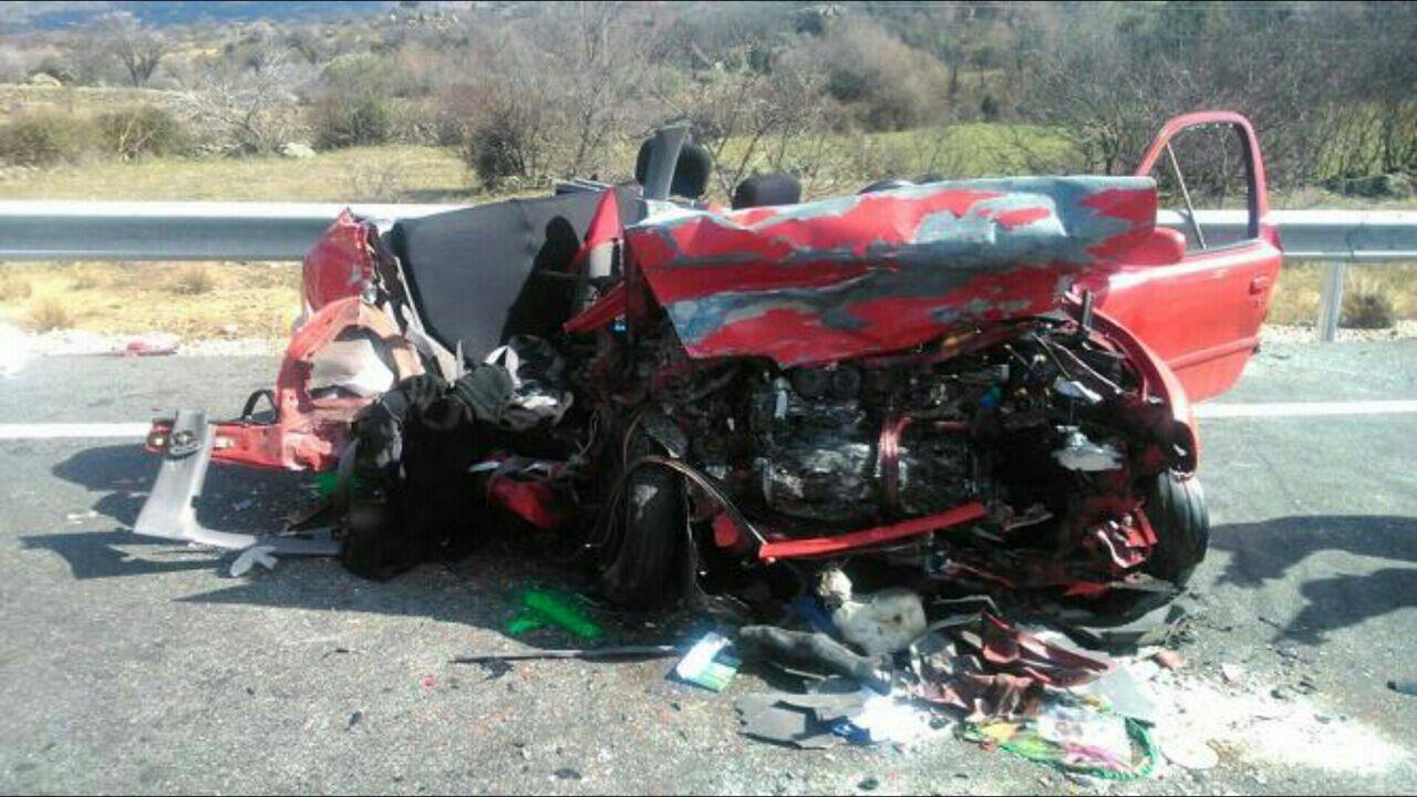 Cinco fallecidos en el choque frontal de dos vehículos en El Tiemblo (Ávila)