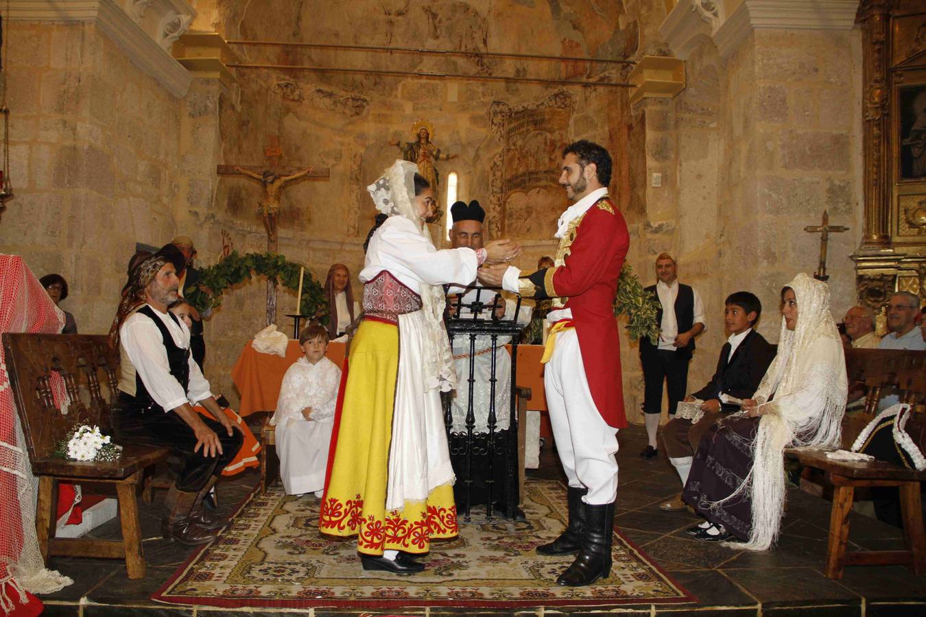 02.08.14 Teatralización del Empecinado renovando sus votos de boda en la iglesia de Castrillo de Duero.