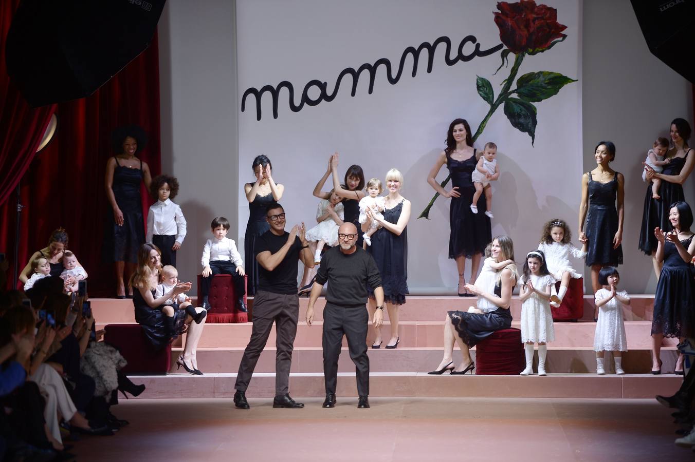 La &quot;mamma&quot; italiana inspira a Dolce &amp;amp; Gabbana