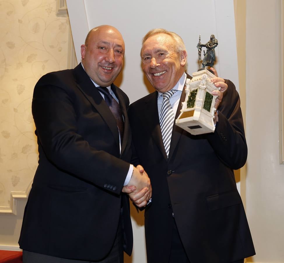 Javier Mínguez recibe el Premio Conde Ansúrez de la Asociación Provincial de Empresarios de Hostelería de Valladolid
