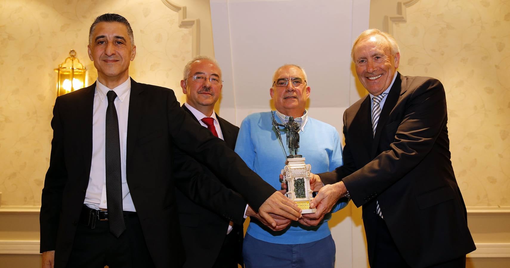 Javier Mínguez recibe el Premio Conde Ansúrez de la Asociación Provincial de Empresarios de Hostelería de Valladolid