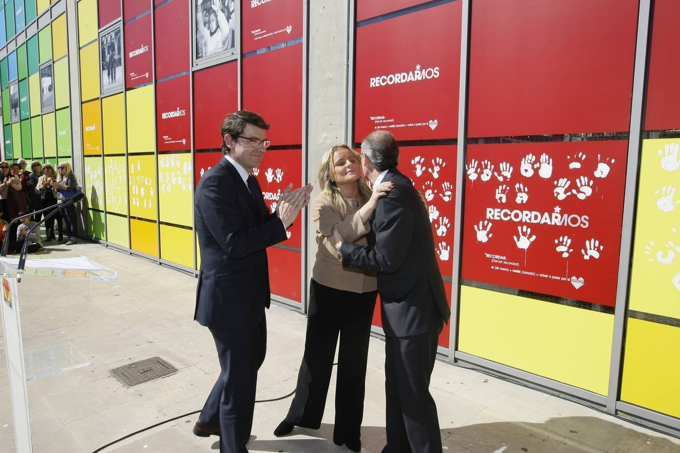 Inauguración del mural homenaje a las víctimas del terrorismo en Salamanca