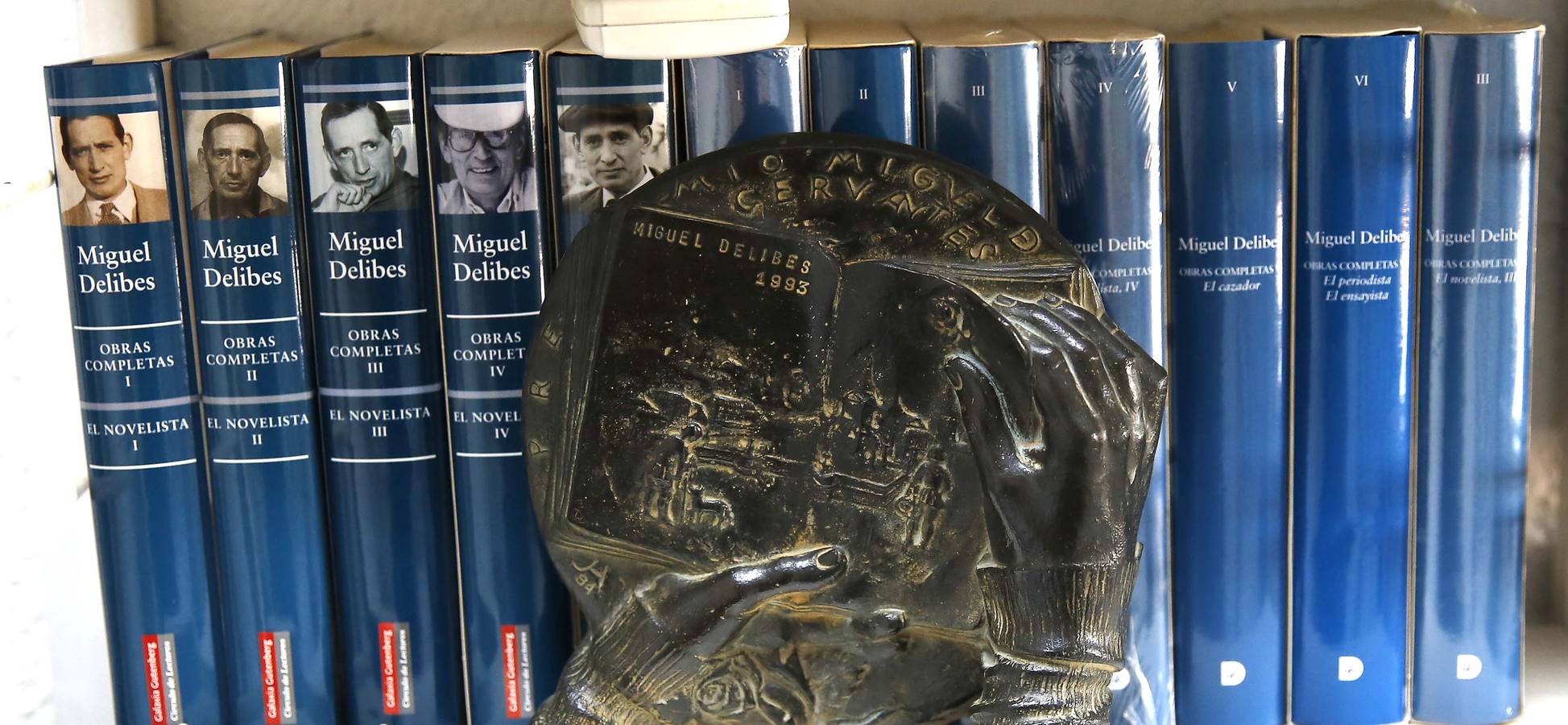 El despacho de Miguel Delibes, intacto cinco años después de su muerte