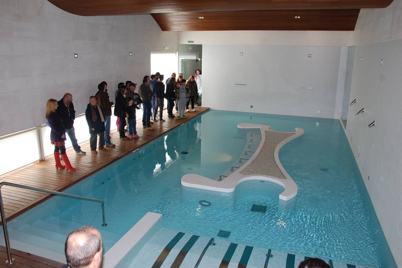 Inauguración de la piscina climatizada de Guardo (Palencia)