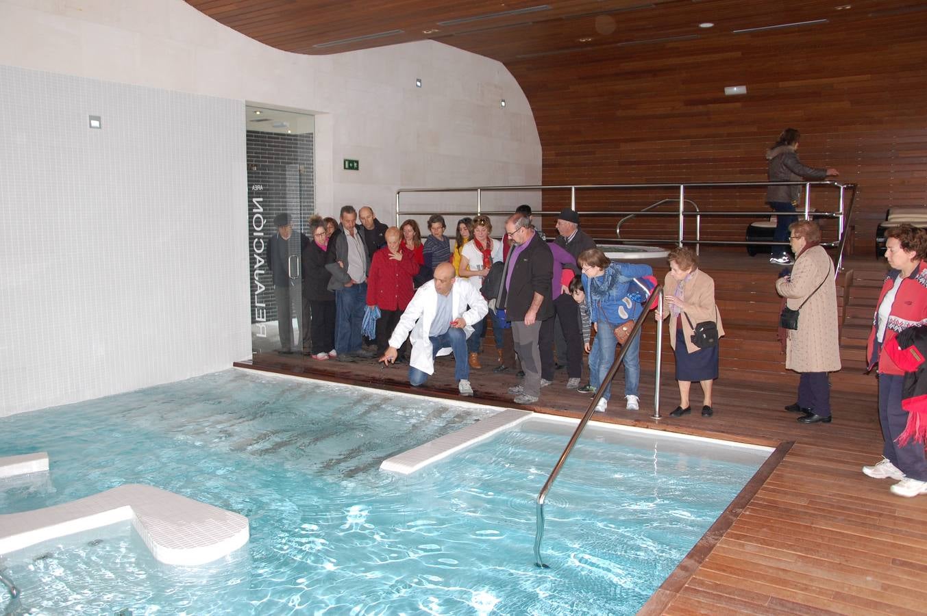 Inauguración de la piscina climatizada de Guardo (Palencia)