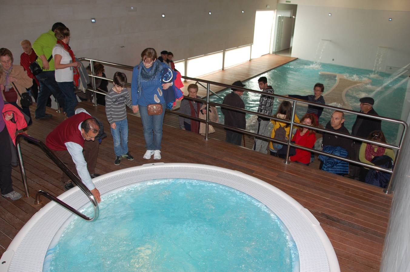 Inauguración de la piscina climatizada de Guardo (Palencia)