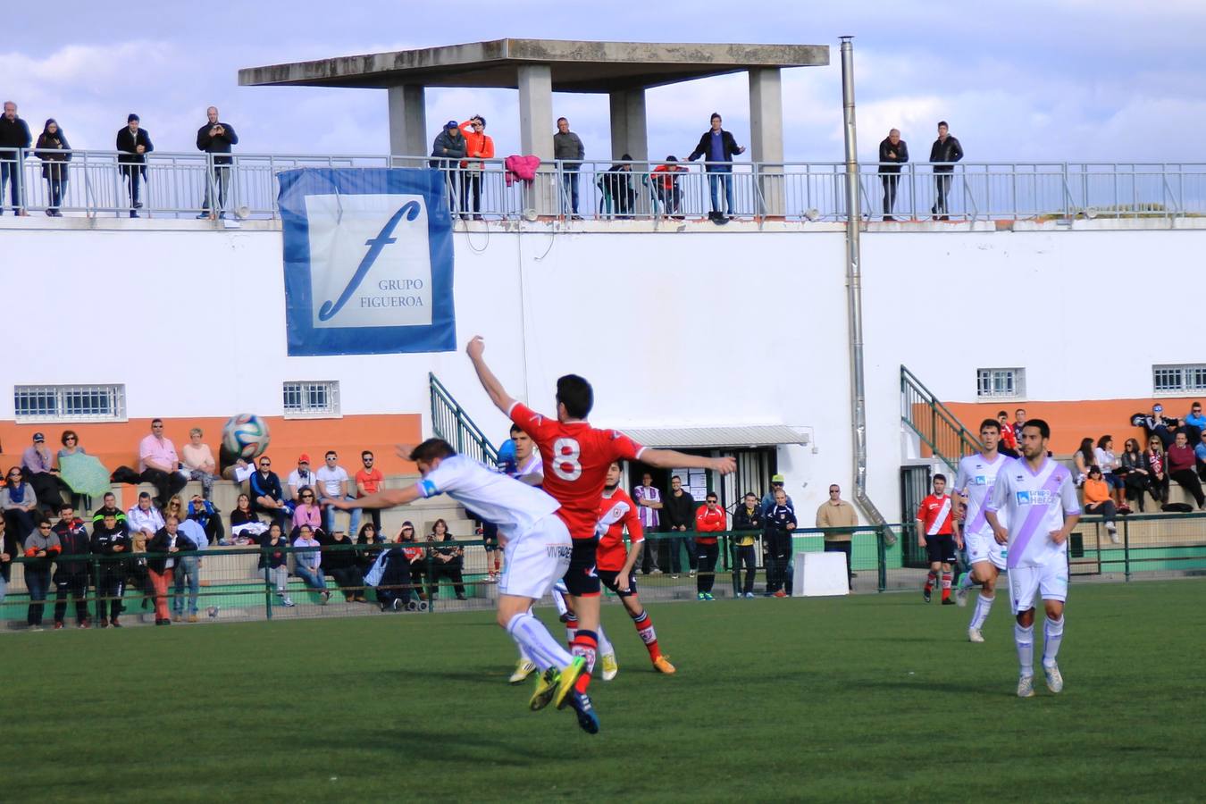 Partido de fútbol entre el Villa de Simancas y el Numancia B (0-2)