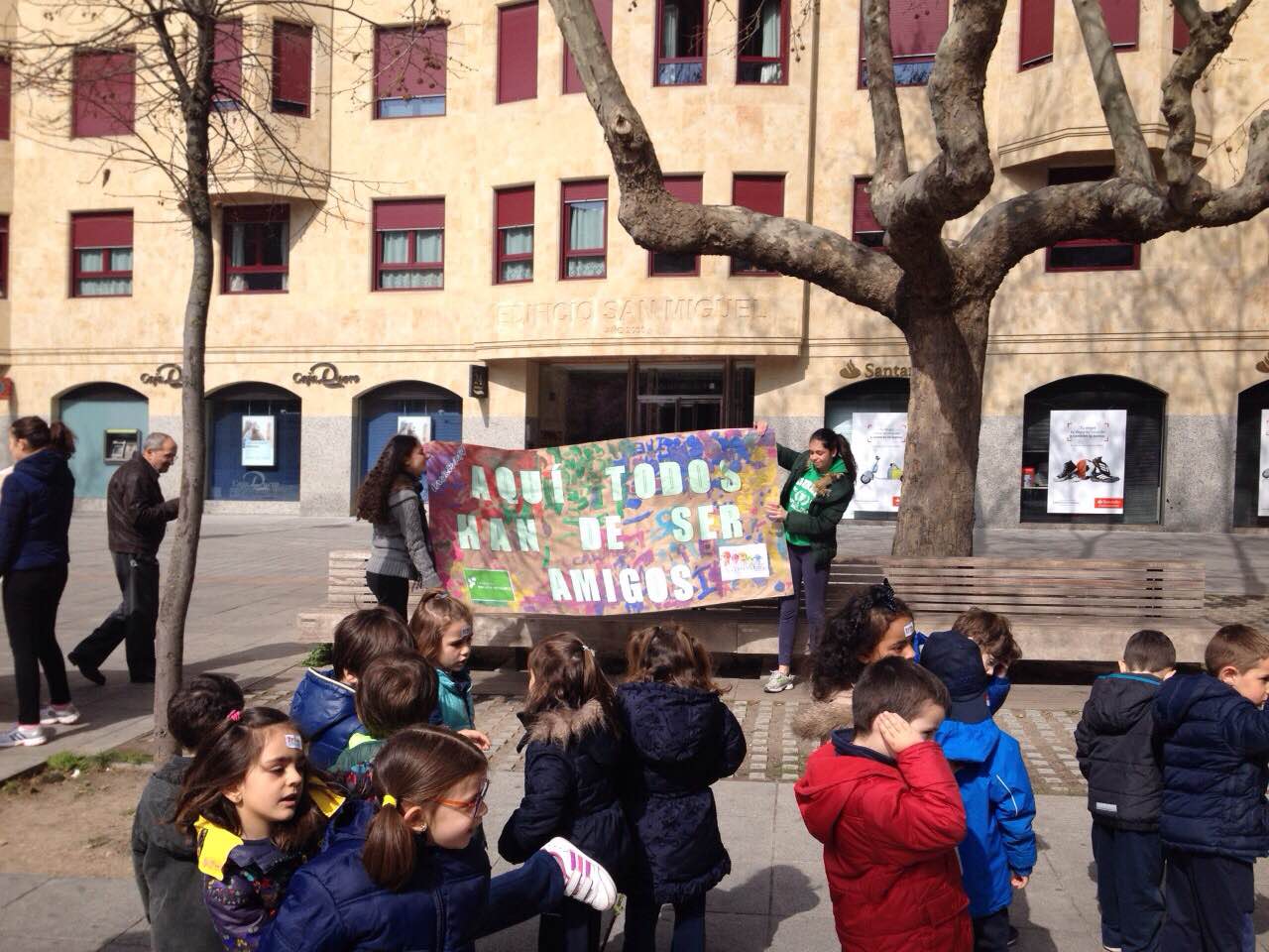 Alumnos del colegio de las Teresianas de Valladolid recuerdan a Santa Teresa de Jesús
