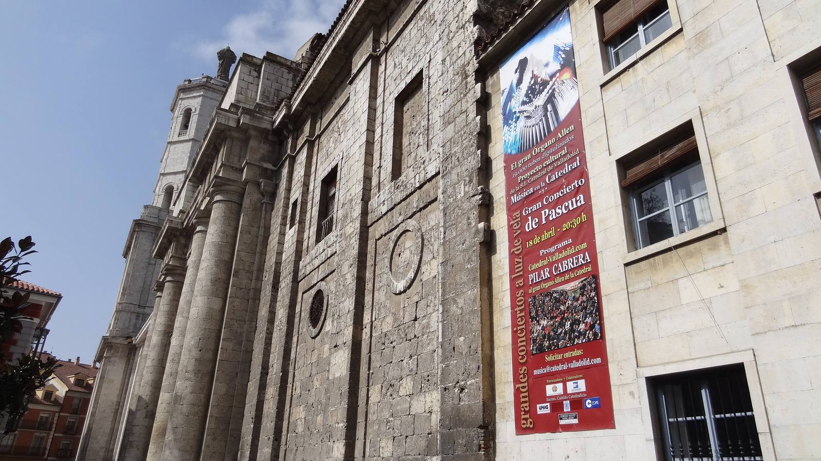 Primeros visitantes al ascensor y mirador de la Catedral de Valladolid