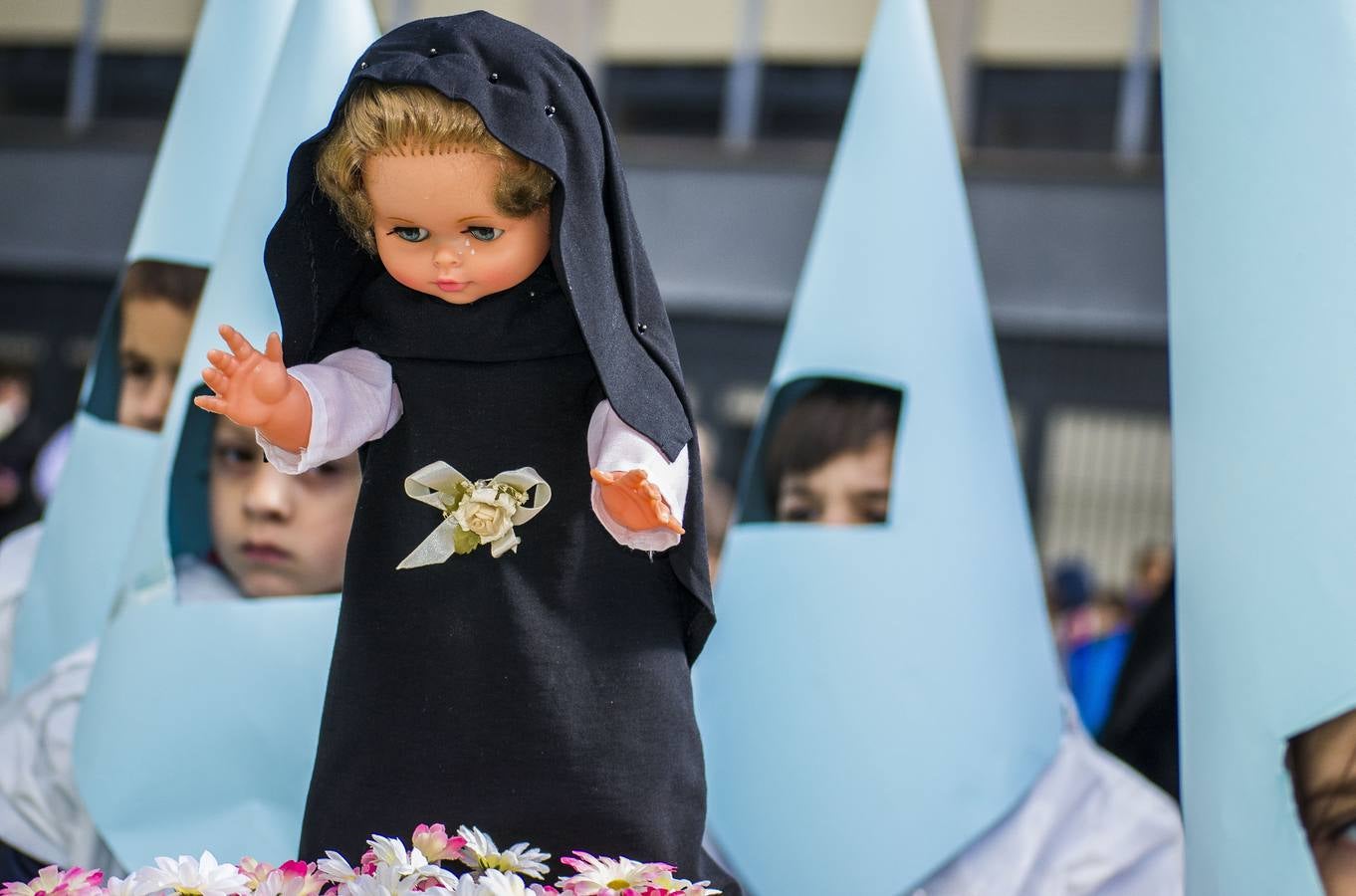 Los alumnos del colegio Amor de Dios celebran su Semana Santa