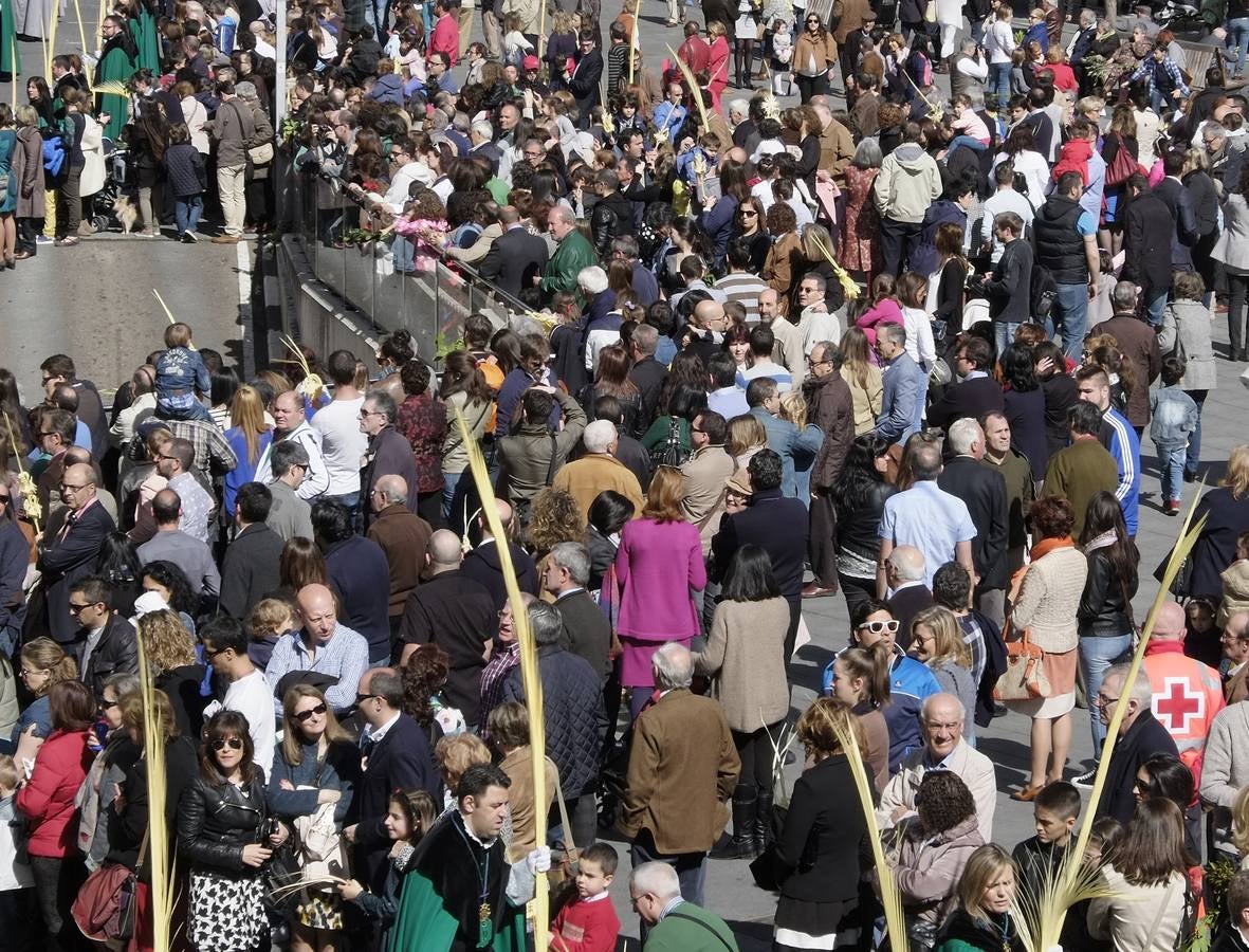 Multitudinaria procesión de las Palmas en Valladolid (1/2)