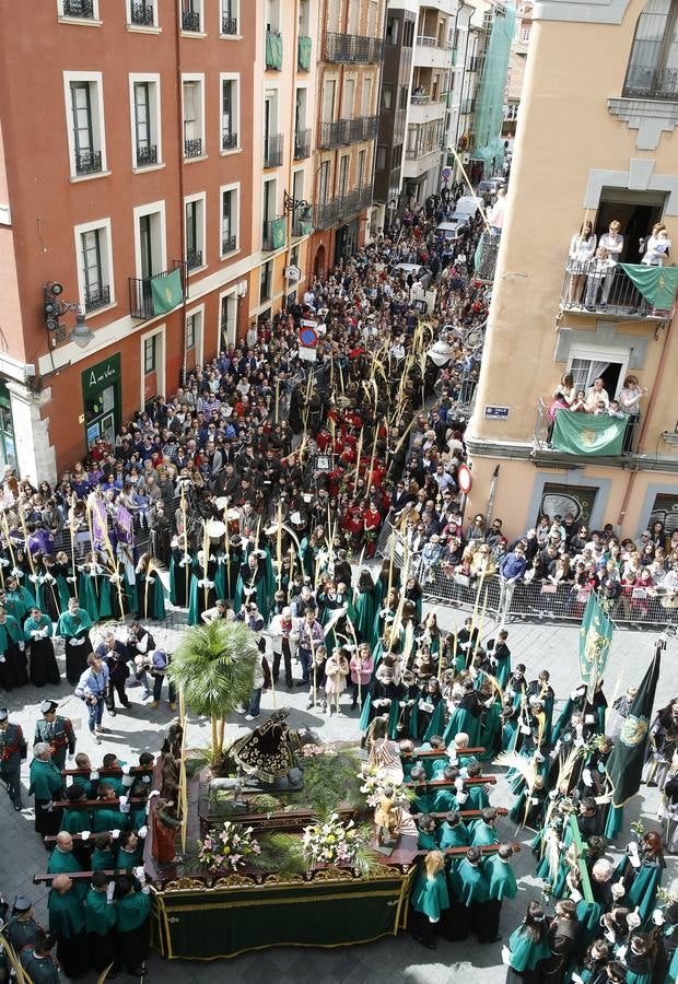 Multitudinaria procesión de las Palmas en Valladolid (1/2)