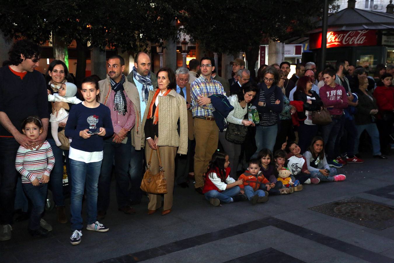 Si estuviste en la Procesión del Rosario del Dolor, búscate en la fotos (1/2)