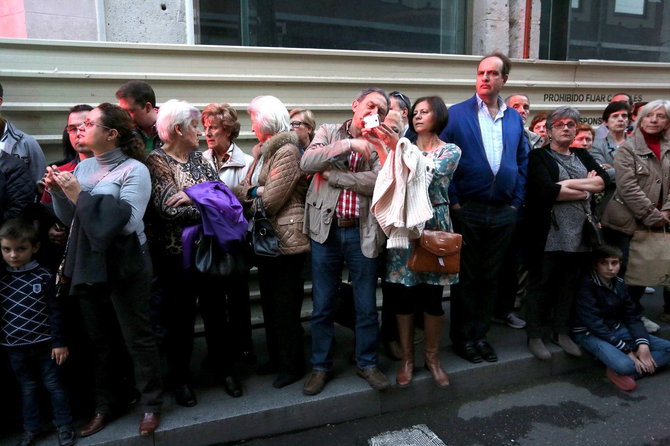 Si estuviste en la Procesión del Rosario del Dolor, búscate en la fotos (1/2)