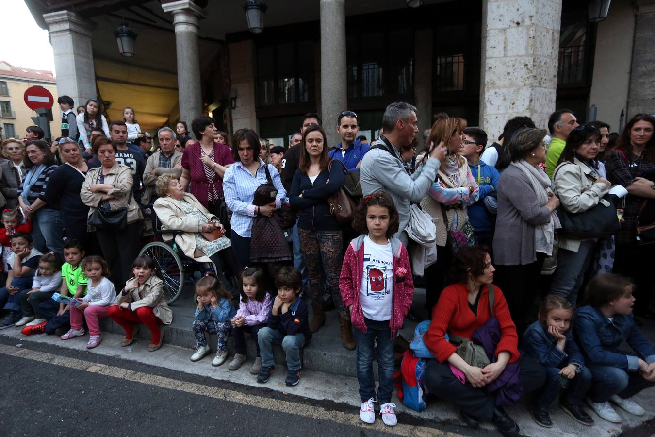 Si estuviste en la Procesión del Rosario del Dolor, búscate en la fotos (2/2)