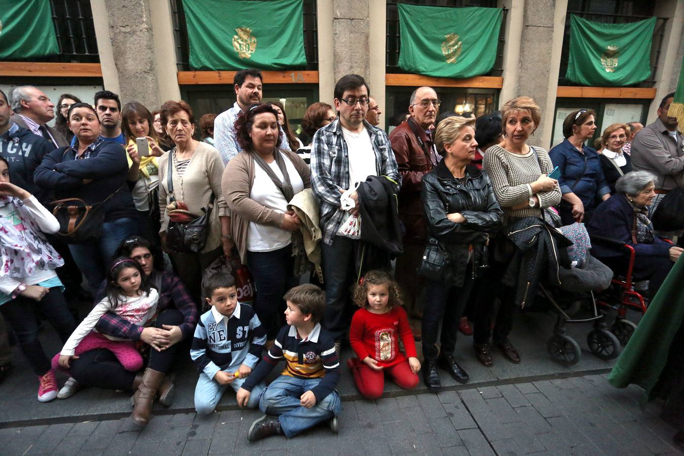 Si estuviste en la Procesión del Rosario del Dolor, búscate en la fotos (2/2)