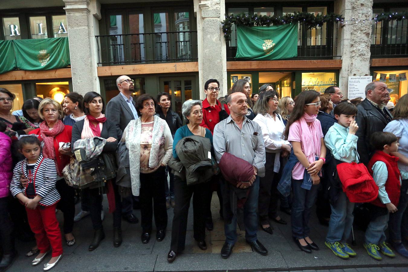 Si estuviste en la Procesión del Rosario del Dolor, búscate en la fotos (2/2)