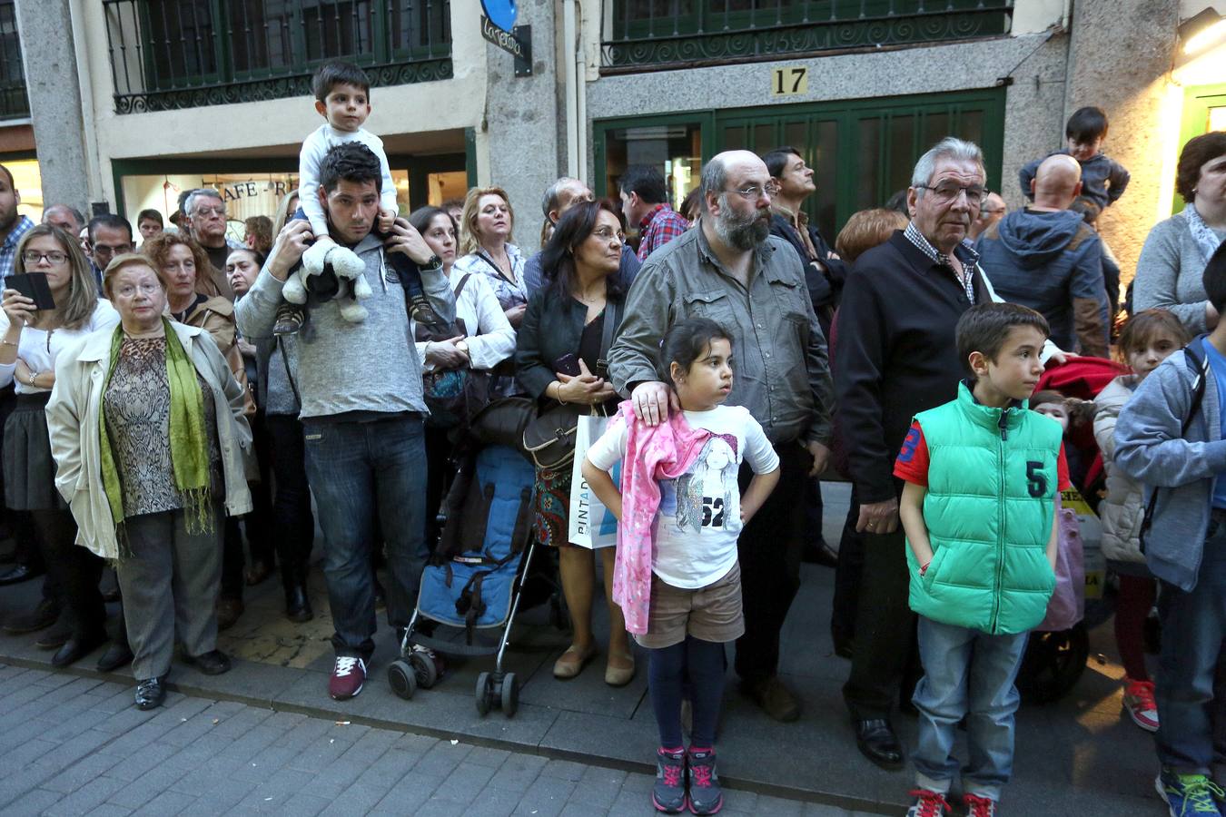 Si estuviste en la Procesión del Rosario del Dolor, búscate en la fotos (2/2)