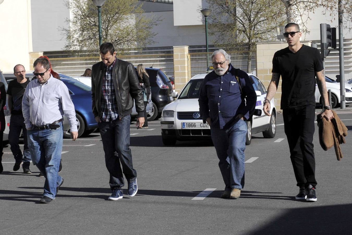 Familiares y amigos dan su último adiós a Lalo García