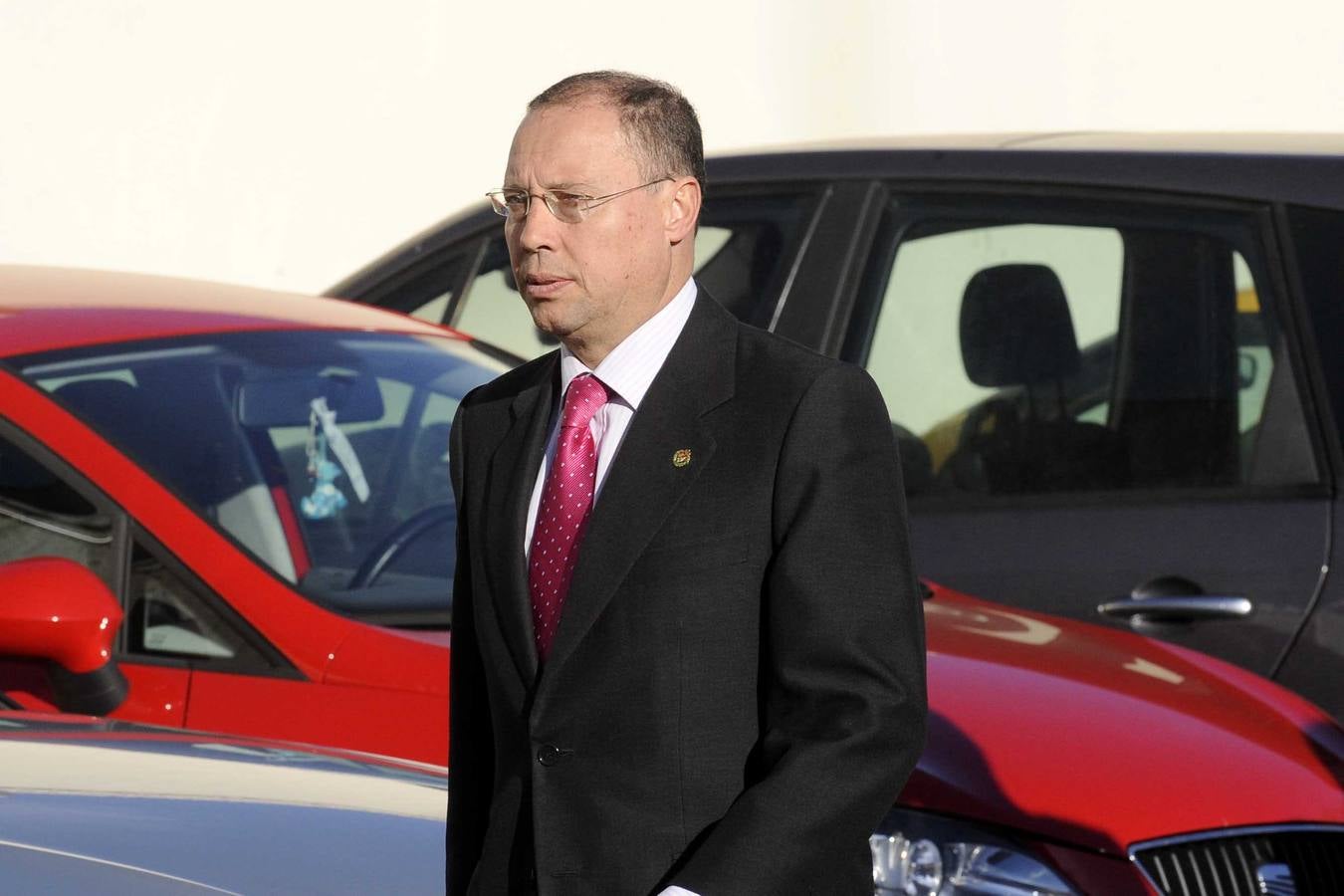 Familiares y amigos dan su último adiós a Lalo García