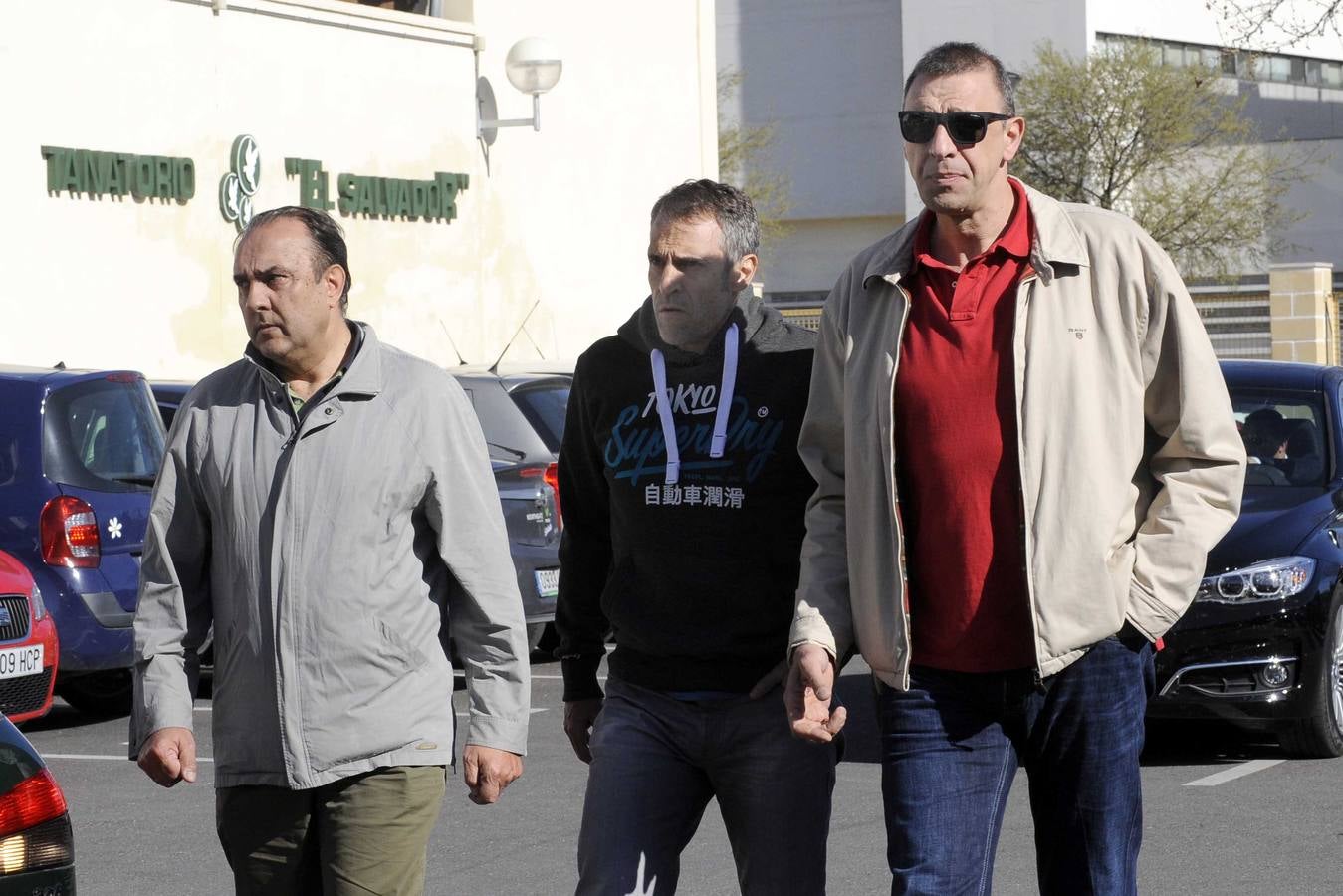 Familiares y amigos dan su último adiós a Lalo García