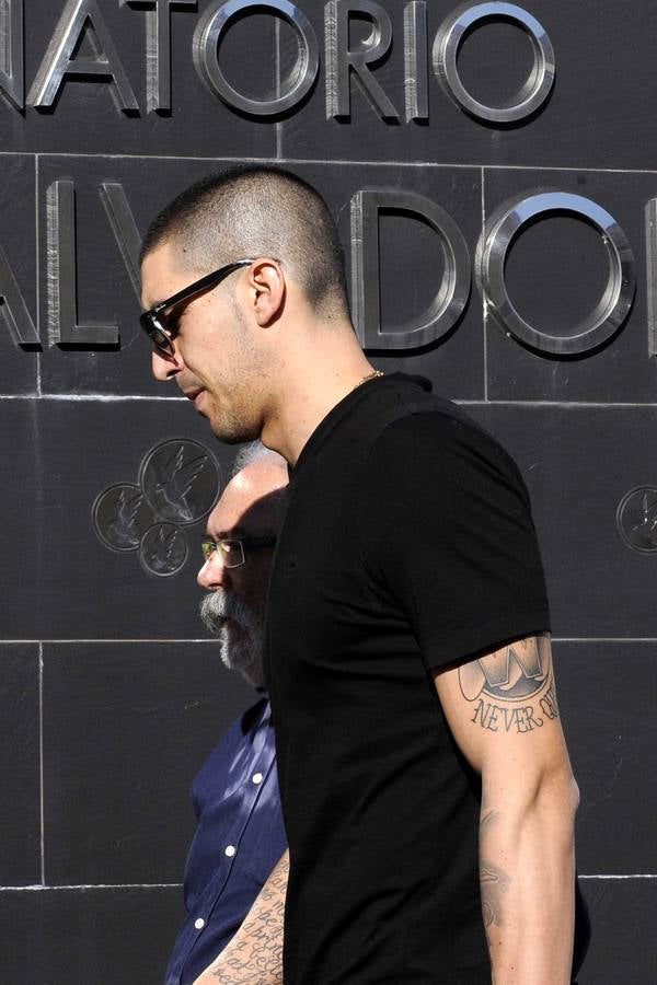 Familiares y amigos dan su último adiós a Lalo García