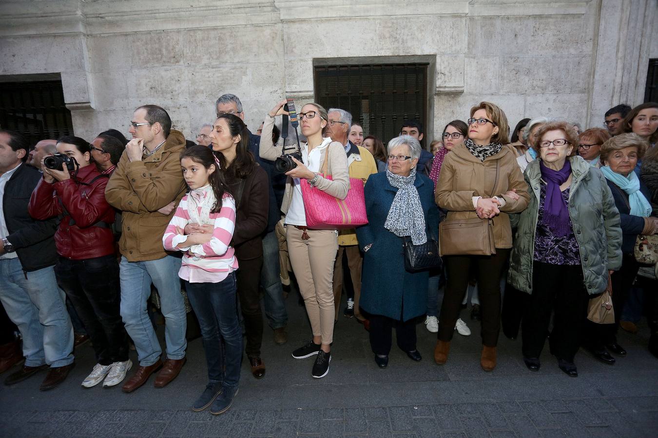 Si estuviste en el Vía Crucis Procesional, búscate en las fotos (2/2)